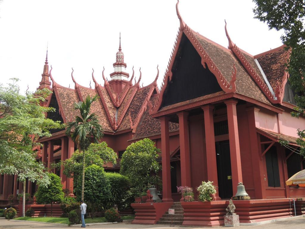 Discovery Hotel Phnom Penh Bagian luar foto