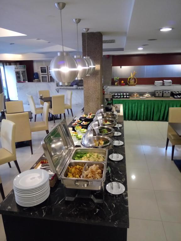 Discovery Hotel Phnom Penh Bagian luar foto