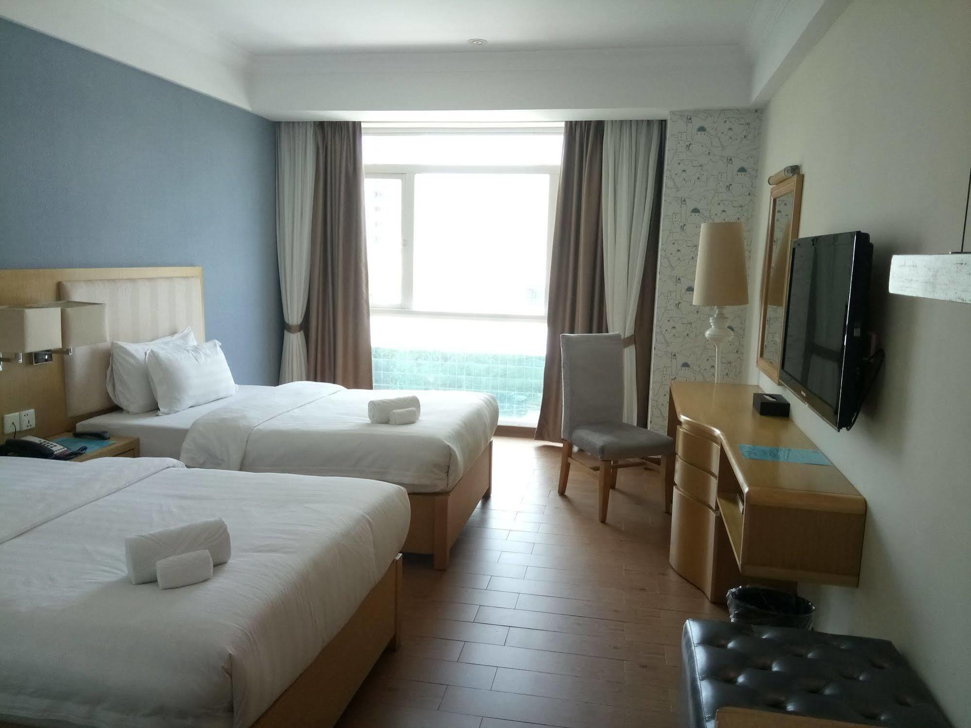Discovery Hotel Phnom Penh Bagian luar foto